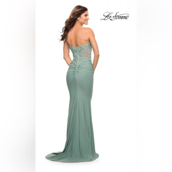 NWT La Femme Green Sage Lace Dress Size 6 - Picture 2 of 11